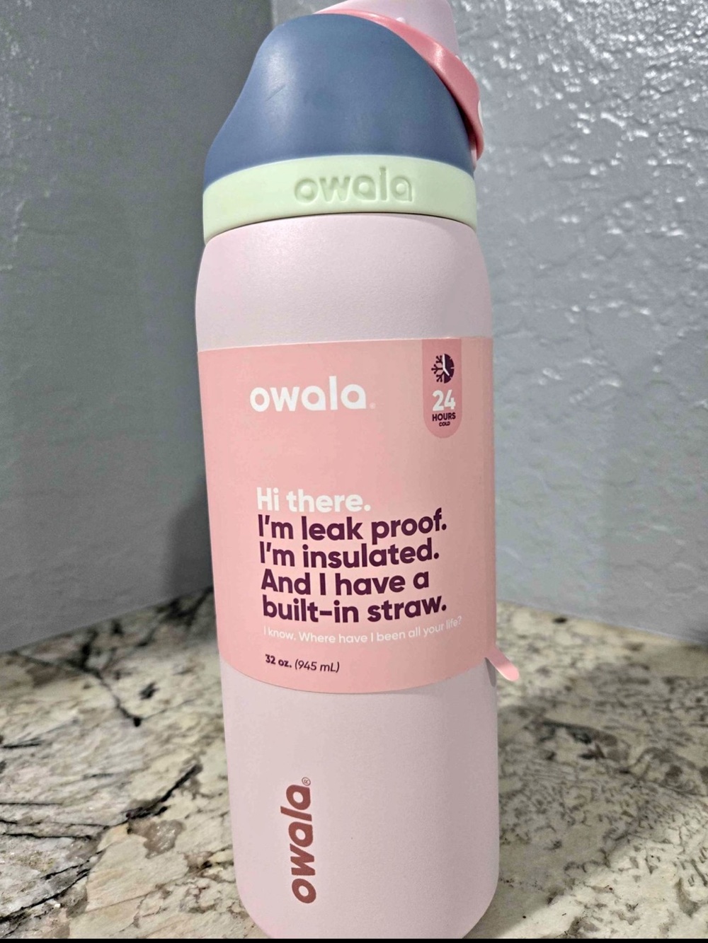 Owala- 32 oz Freesip Limited Edition pink blue water bottle cold cup fitness